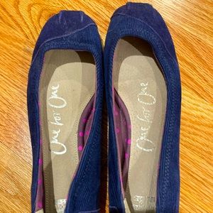 Tom’s blue corduroy  size 7 ballet flats